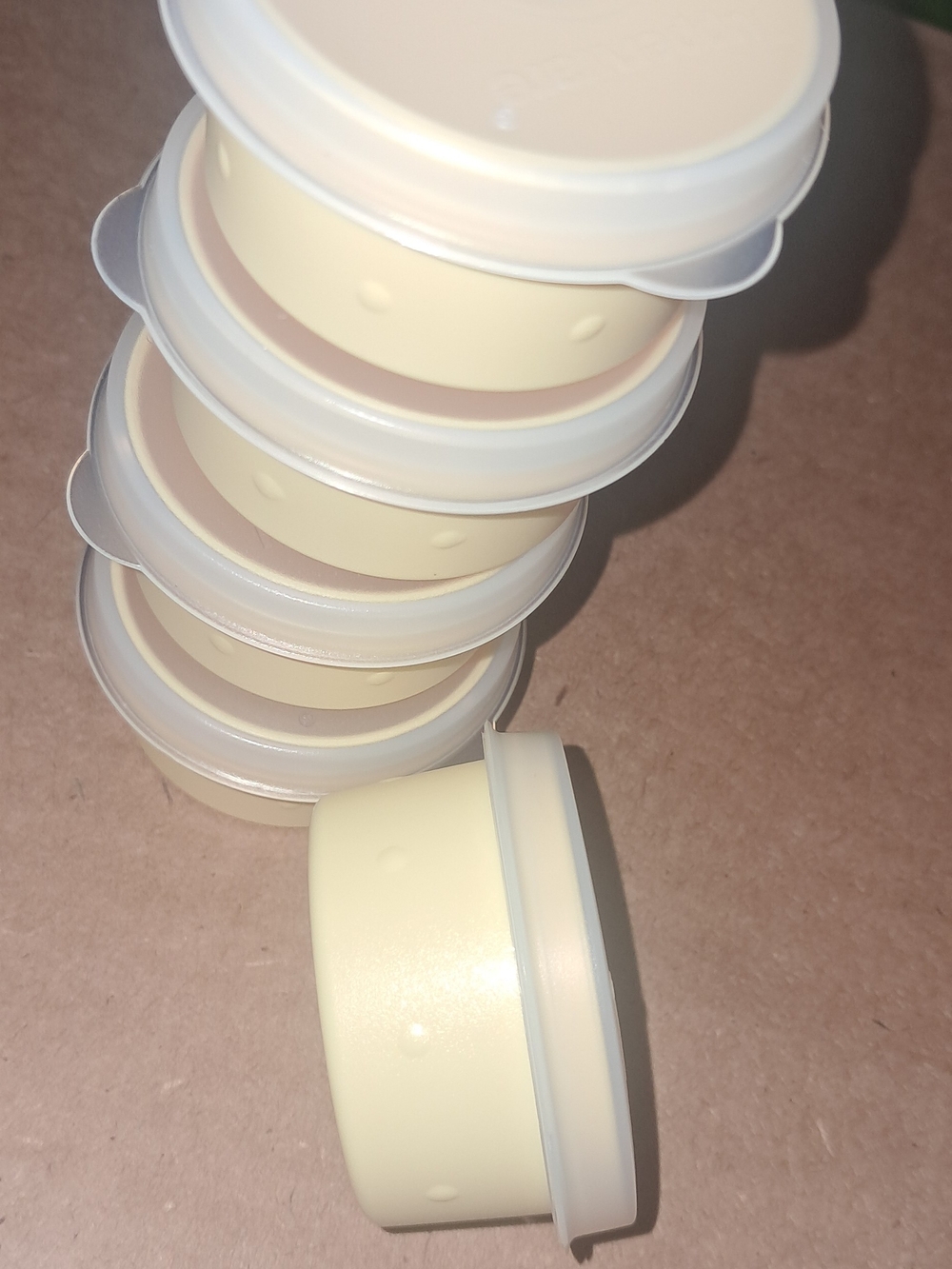 5 Tupperware Smidget - Picture 2 of 3